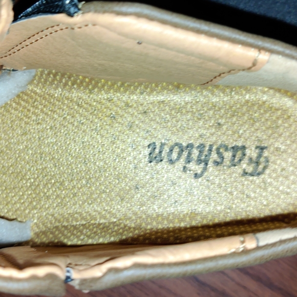 #### (NWT)Men's Lightweight Handmade Boots With Zipper - Picture 6 of 13